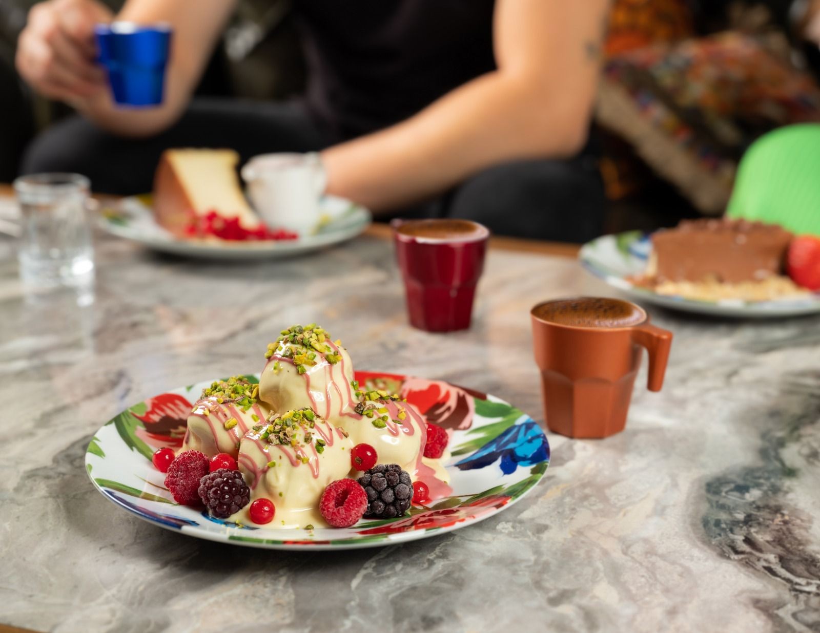 Beyaz Çikolatalı Profiterol